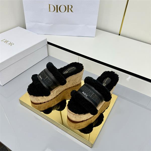 20251128184322636 290